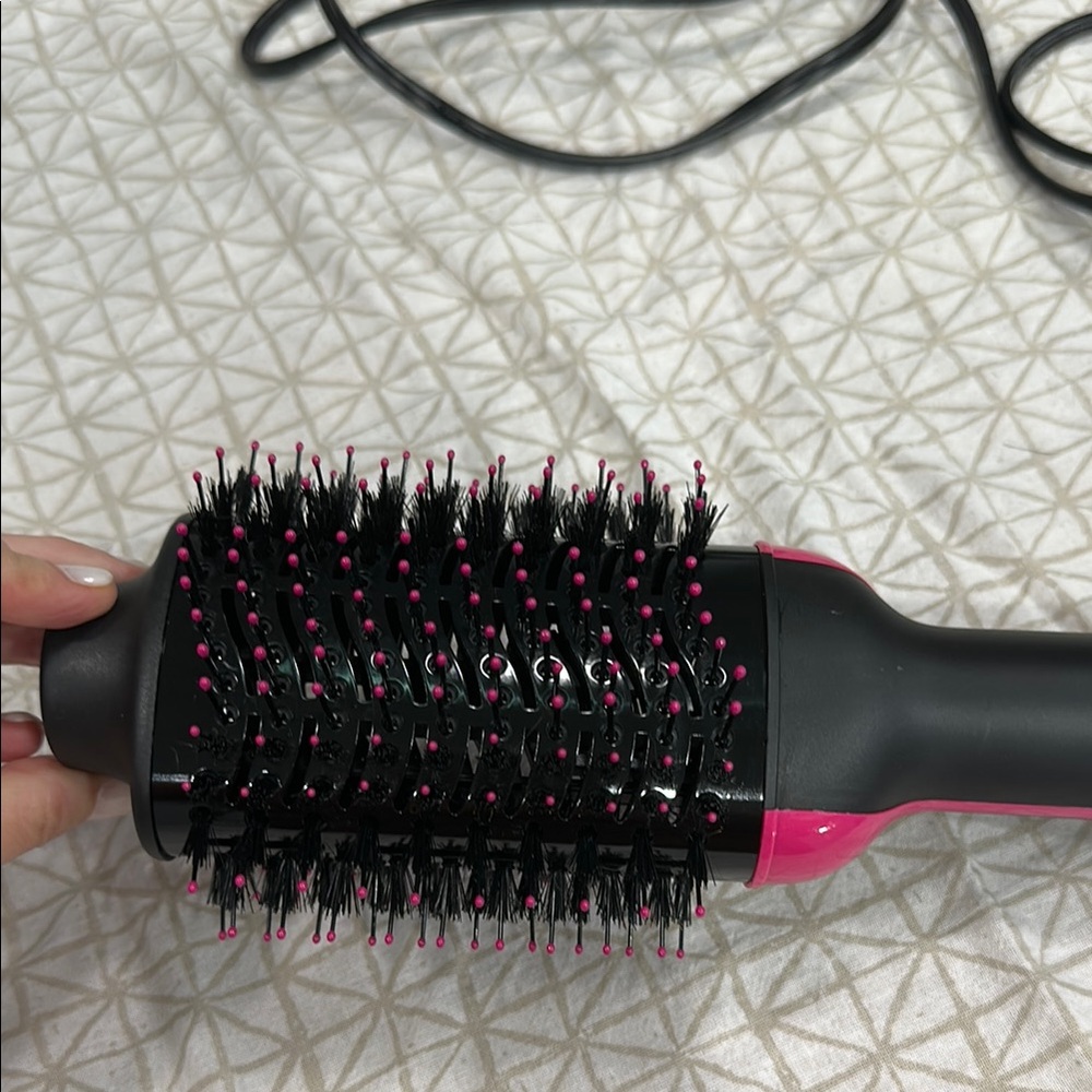 Revlon Black and Pink Hair Styling Tool - Picture 5 of 5